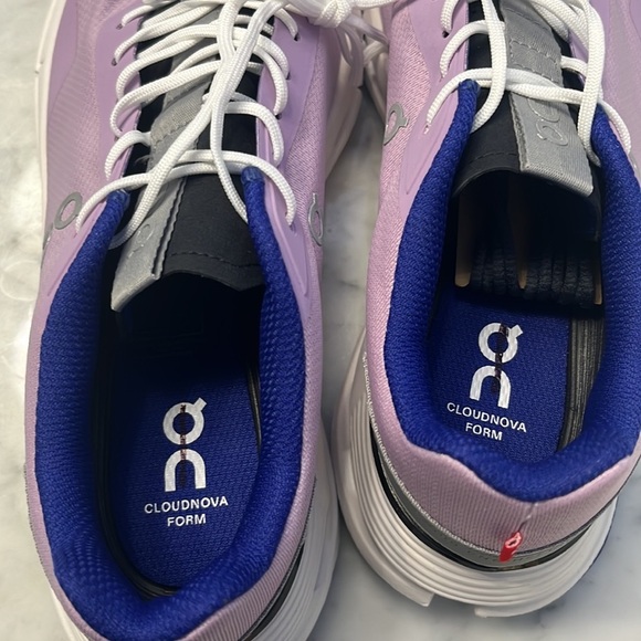 On Running Cloudnova Form Size 9 NEW - Picture 11 of 13